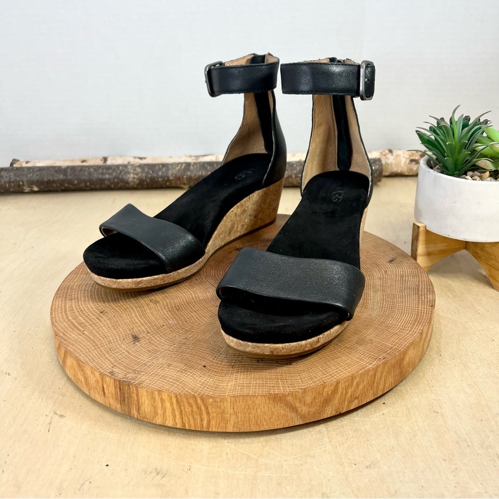 UGG | Zoe ll Black Cork Wedge Sandals SN 1102874 Size 7